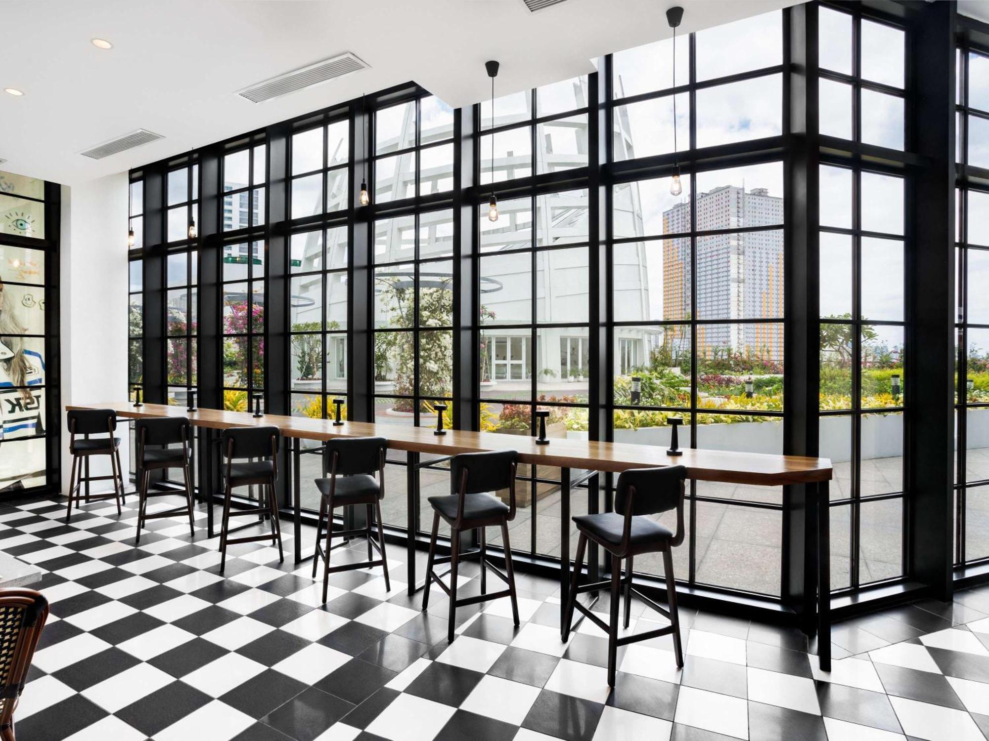 Ibis Styles Manila Araneta City เกซอนซิตี้ ภายนอก รูปภาพ