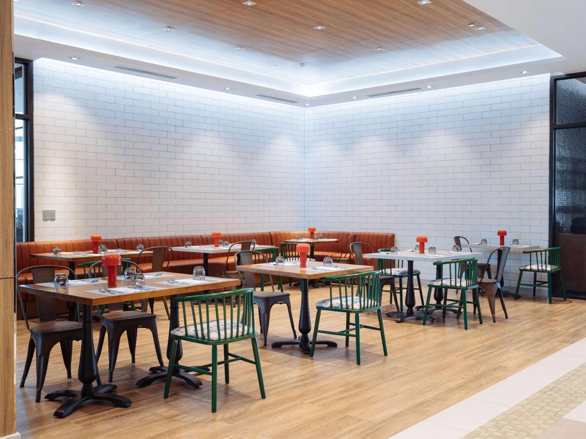 Ibis Styles Manila Araneta City เกซอนซิตี้ ภายนอก รูปภาพ
