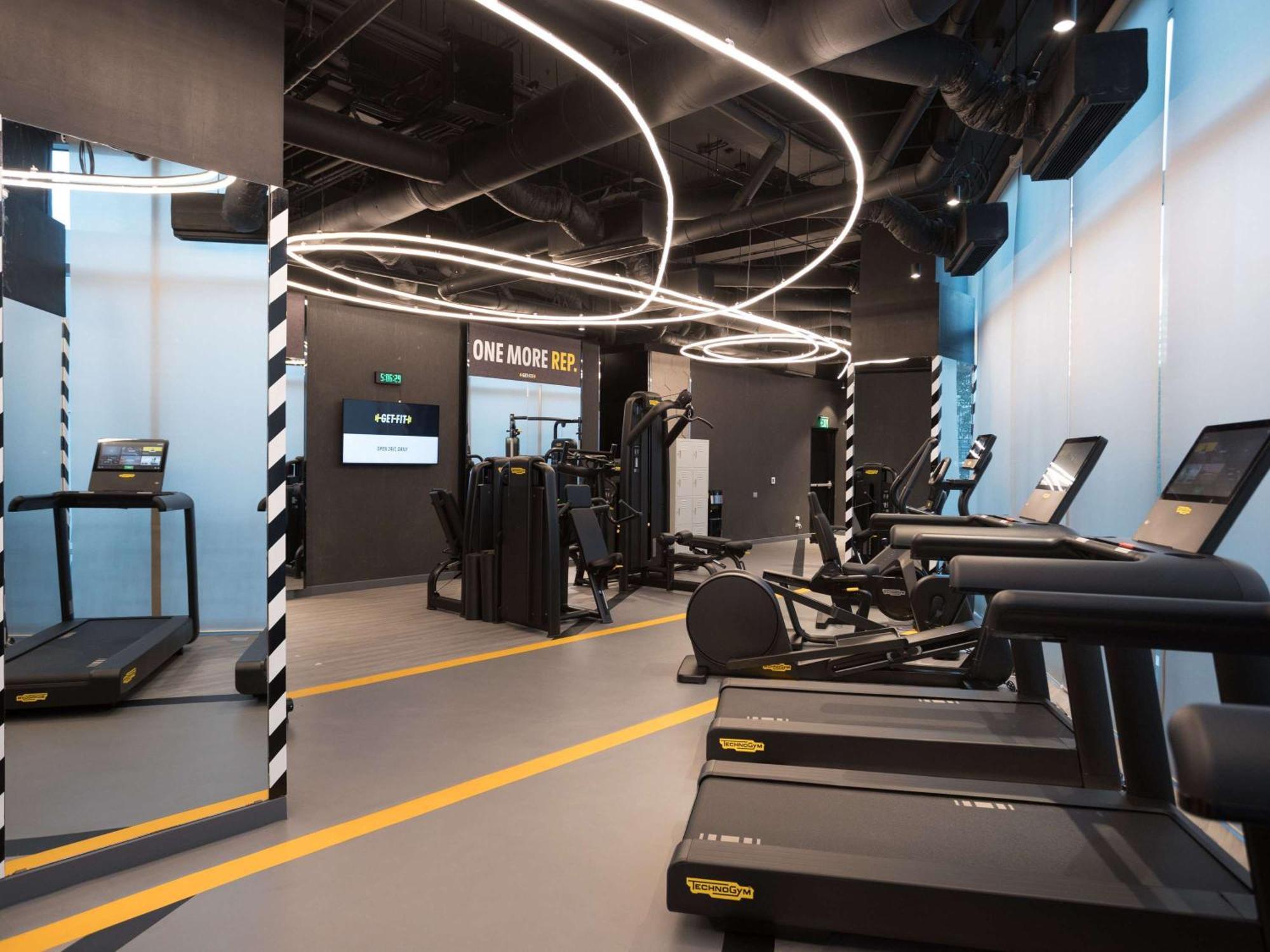 Ibis Styles Manila Araneta City เกซอนซิตี้ ภายนอก รูปภาพ