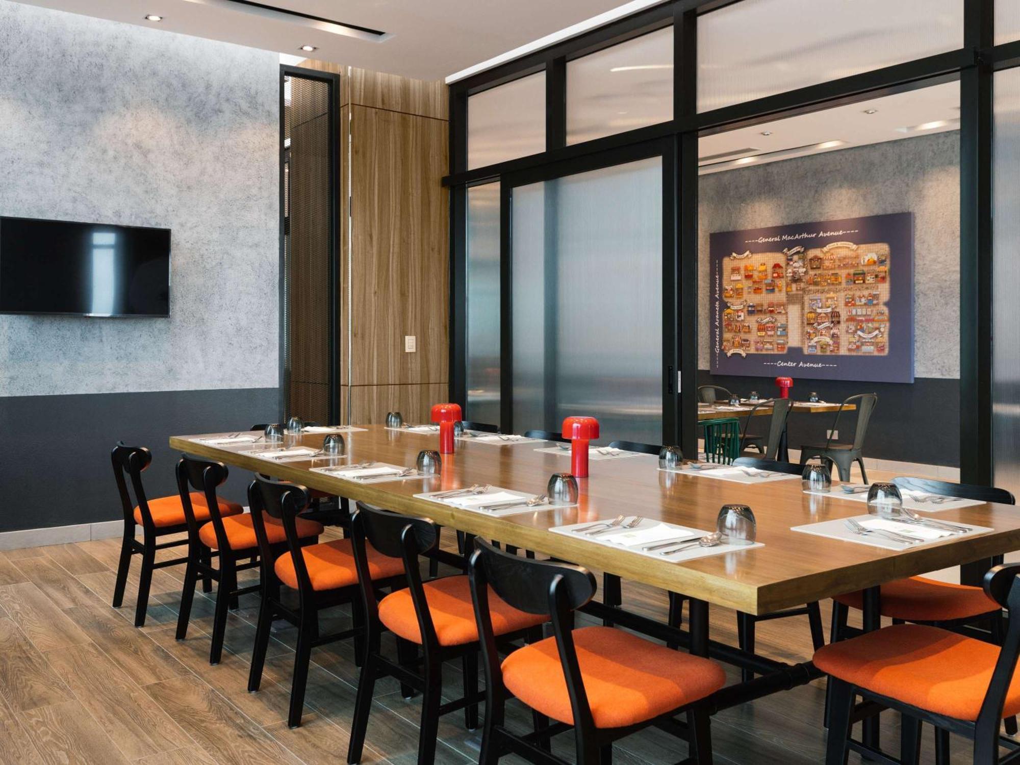 Ibis Styles Manila Araneta City เกซอนซิตี้ ภายนอก รูปภาพ